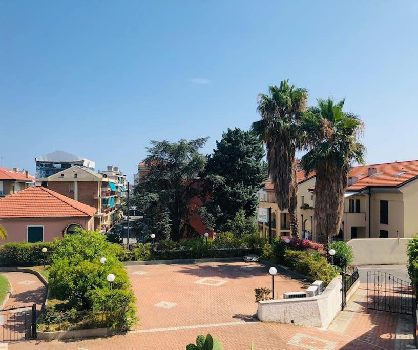 Pietra Ligure - Essential With Swimming Pool Apartment Ngoại thất bức ảnh